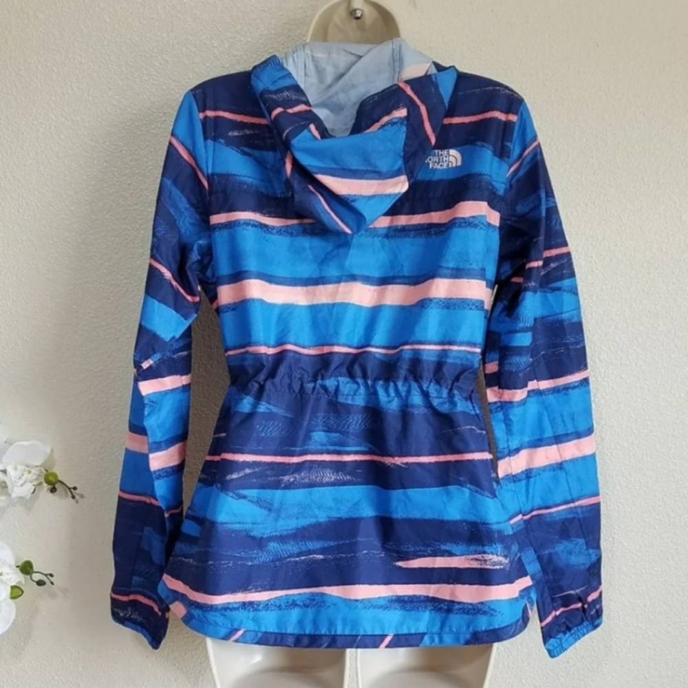 The North Face women's windbreaker jacket